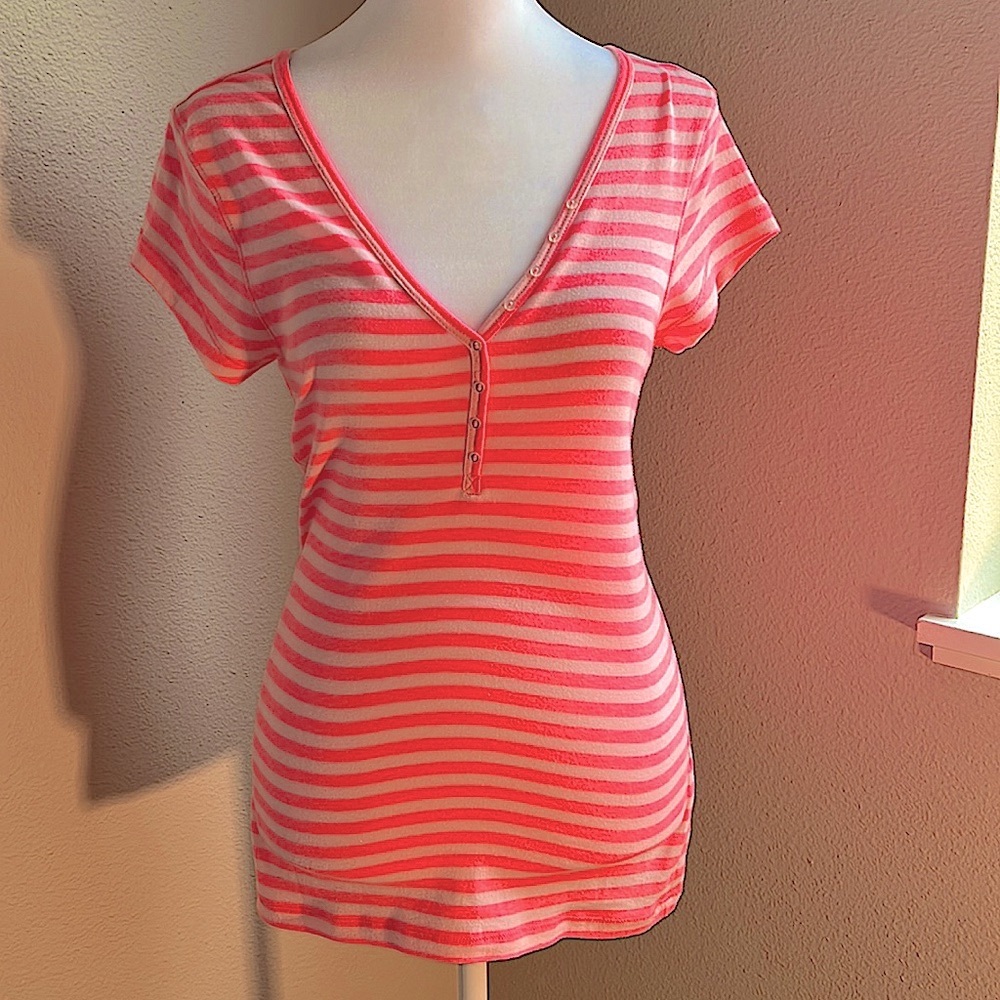 Old Navy t-shirt